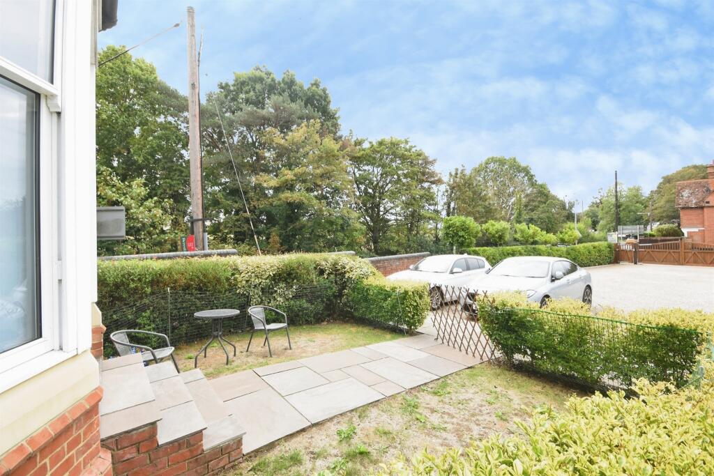 Apartment in Chelmsford - View 3