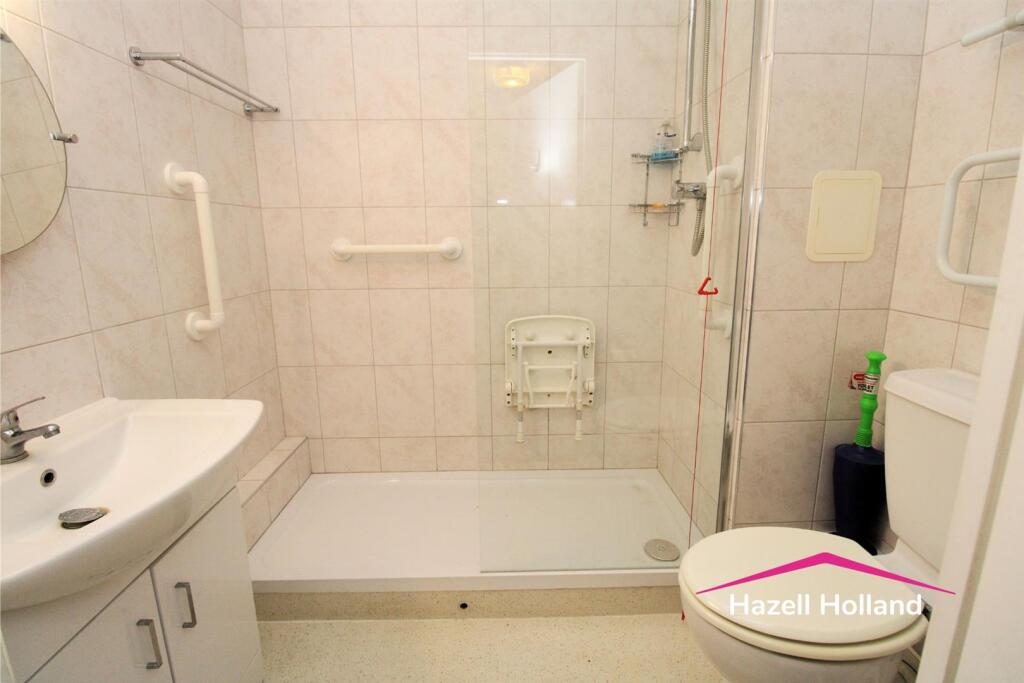 Apartment in Swanley, White Oak - View 4