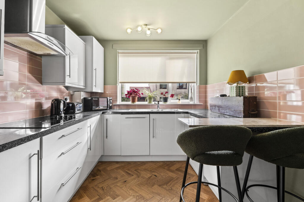 Apartment in Paisley - More