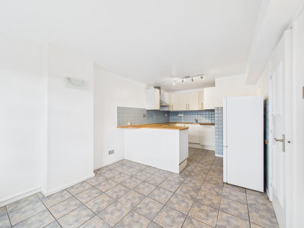 Apartment in Cheltenham, Warden Hill, Tivoli - More