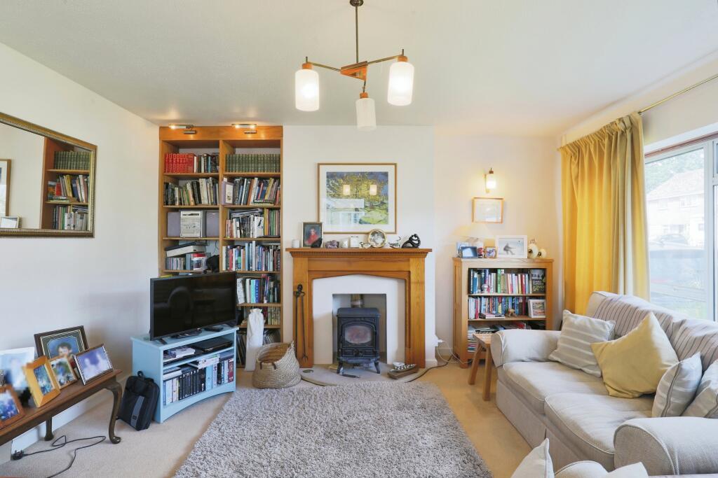 Fosseway Avenue, Moreton-in-Marsh, Gloucestershire, GL56 photo 2