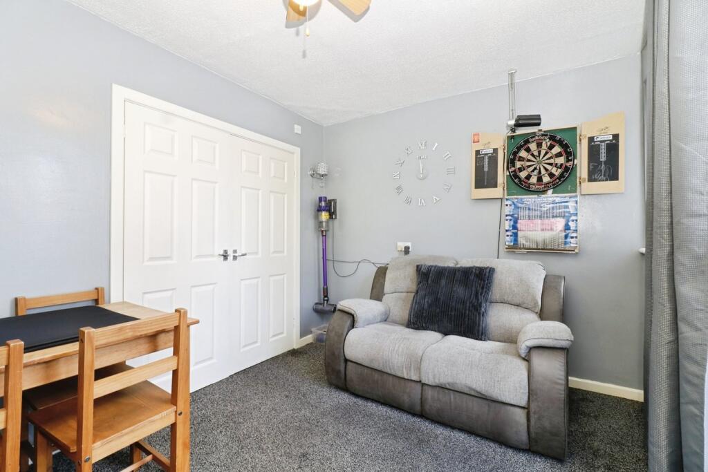 House in Salford, Greater Manchester - View 4