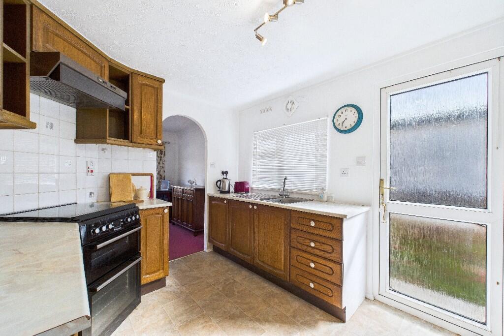 Hillcrest, Boxhill Road, Tadworth, Surrey, KT20 photo 4