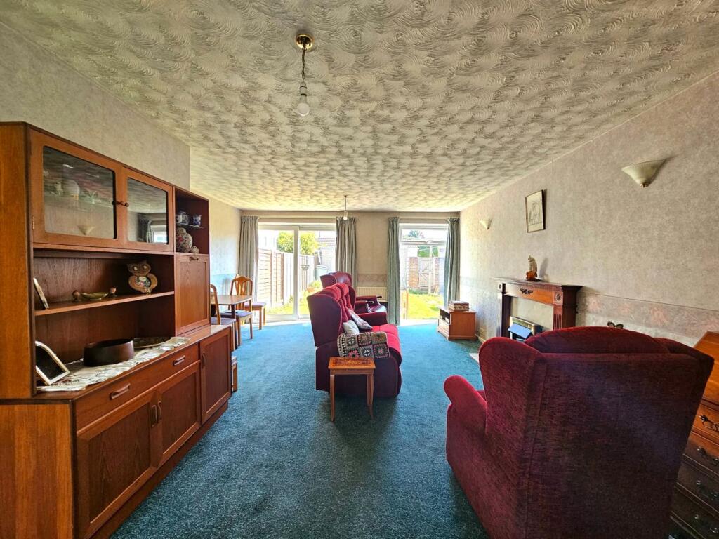 House in Gloucester, Hucclecote - More