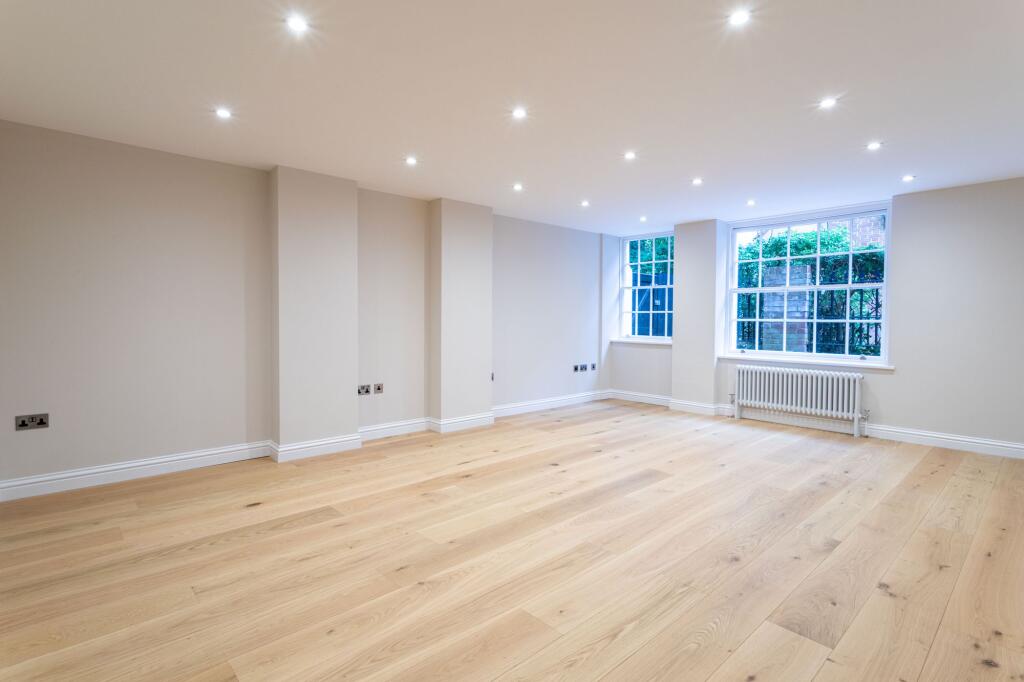 Apartment in Reading - View 5