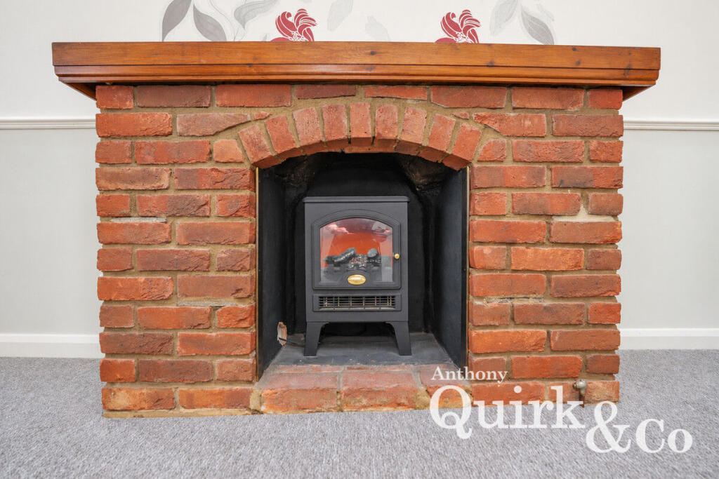 House in Castle Point, Canvey Island - View 4