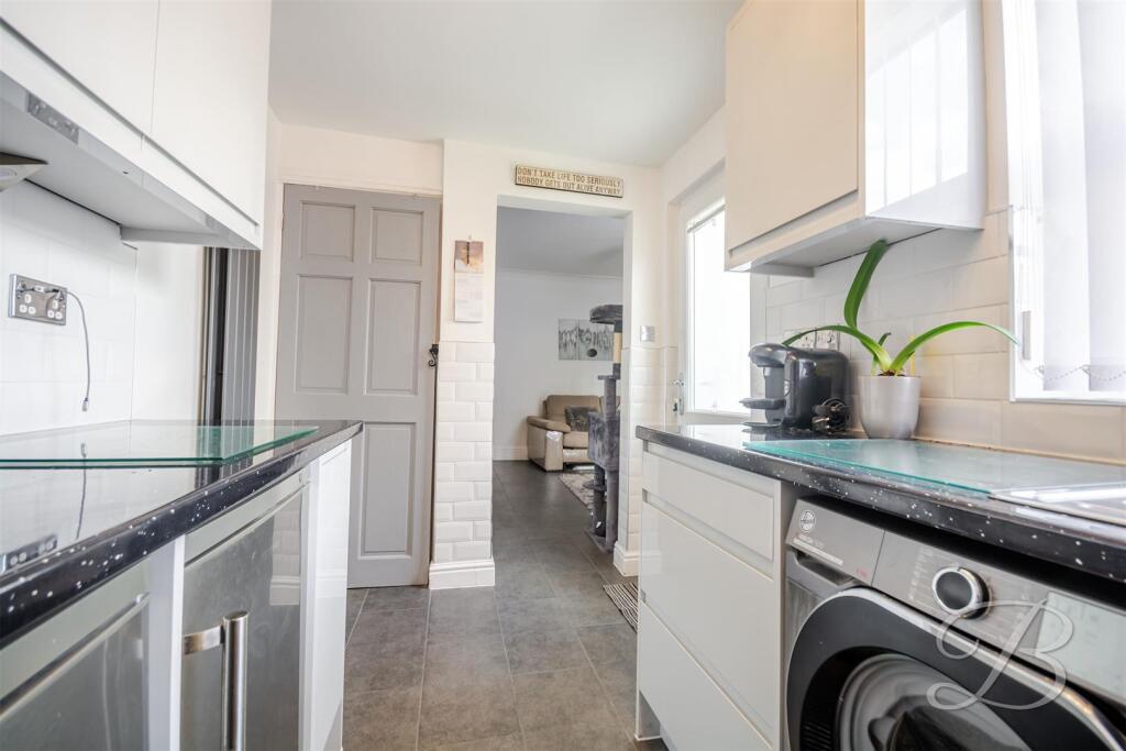 House in Ashfield, Sutton in Ashfield, Stanton Hill - View 4