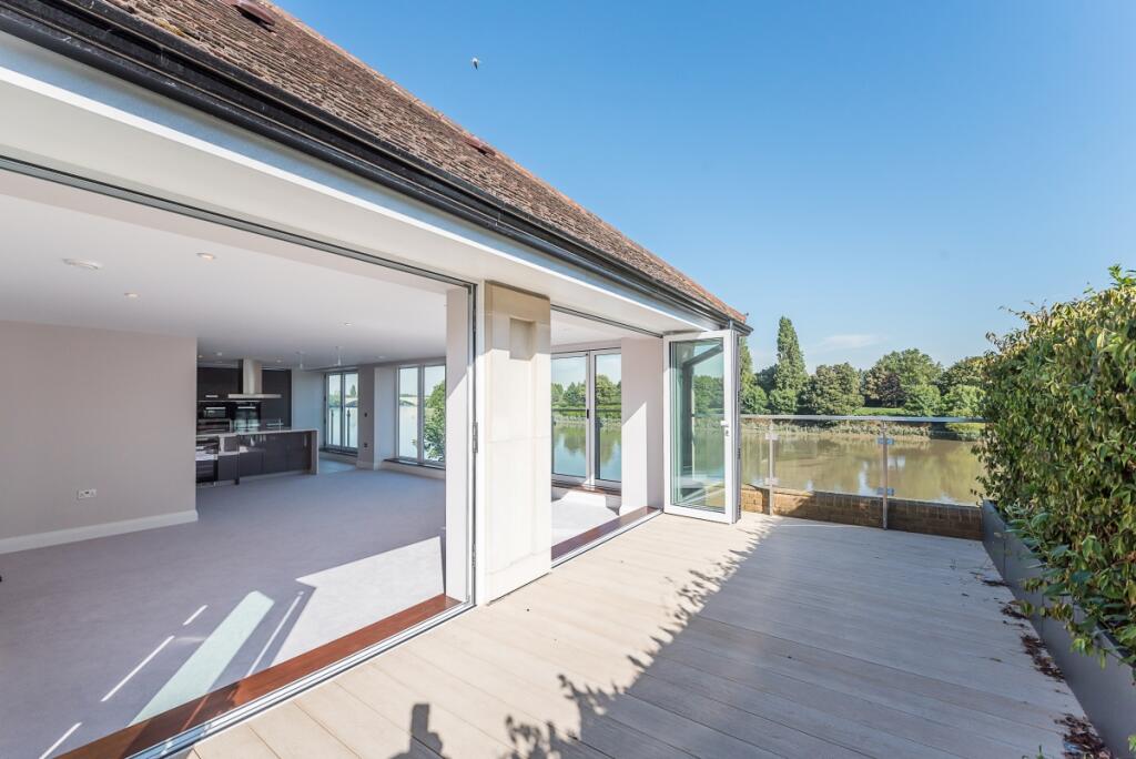 Main image of property: Mortlake High Street London SW14