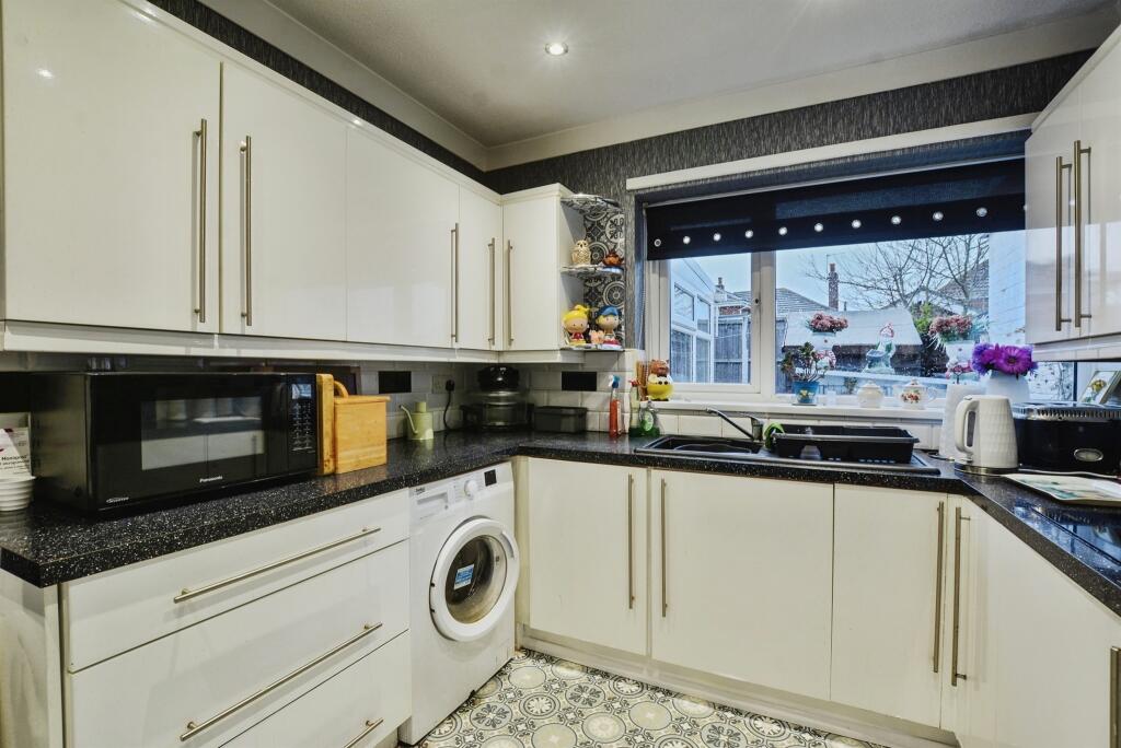 Elizabeth Court, Chapel St. Leonards, Skegness photo 4
