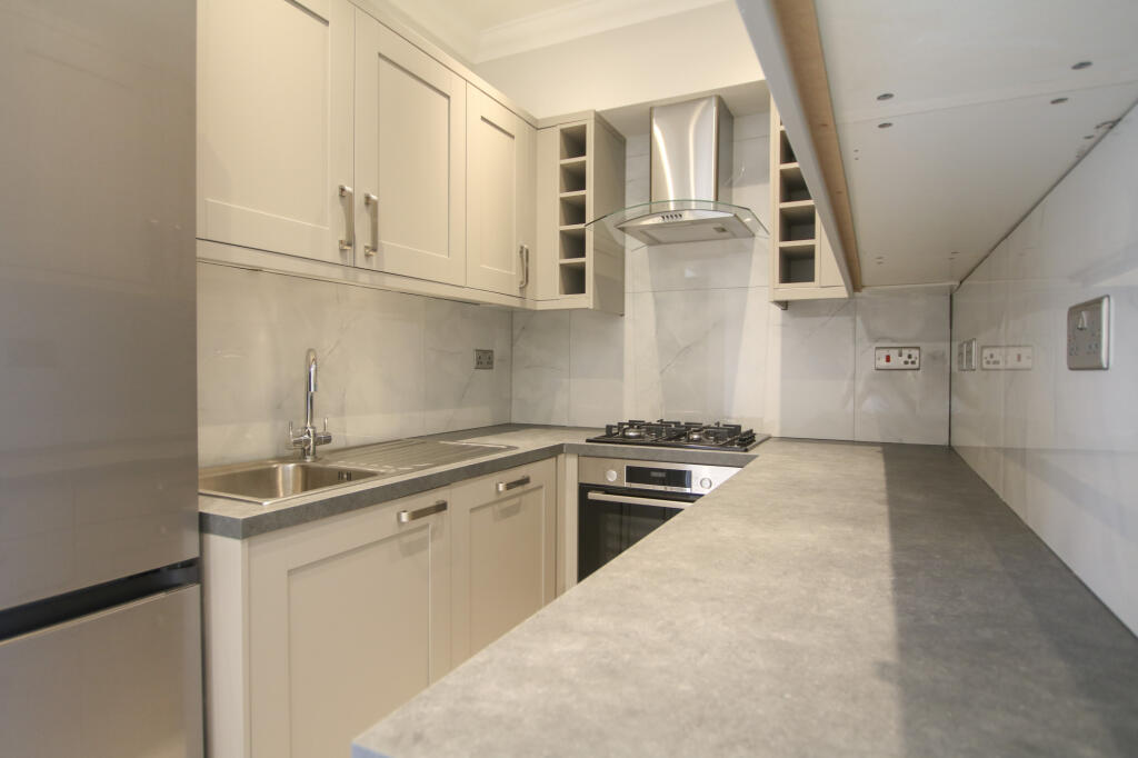 House in Watford - View 3