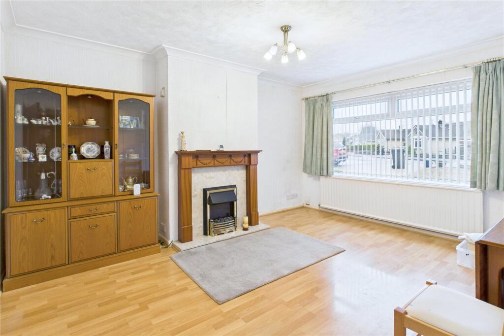 Thames Avenue, Greenmeadow, Swindon, SN25 photo 2