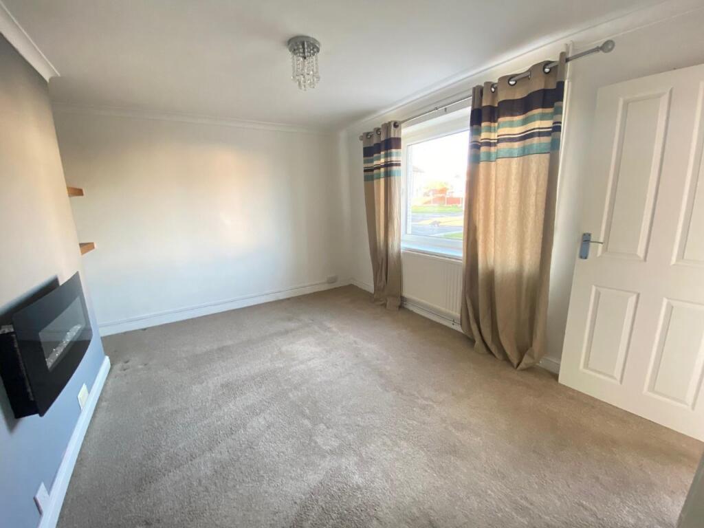 House in Chesterfield, Derbyshire - View 3