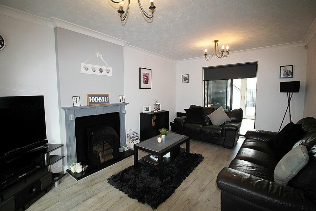 Meadowfield Drive, Hoyland, Barnsley photo 2
