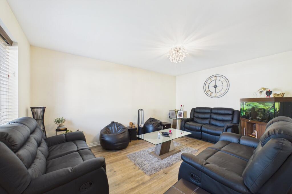 House in Bracknell - View 2