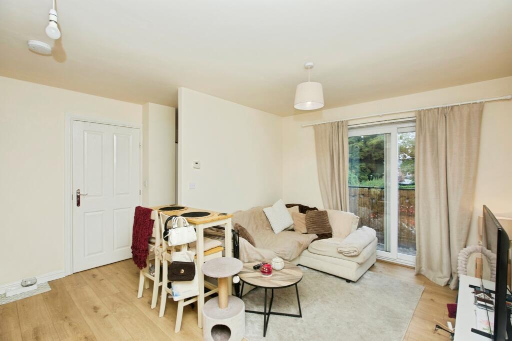 Apartment in East Staffordshire, Burton - More
