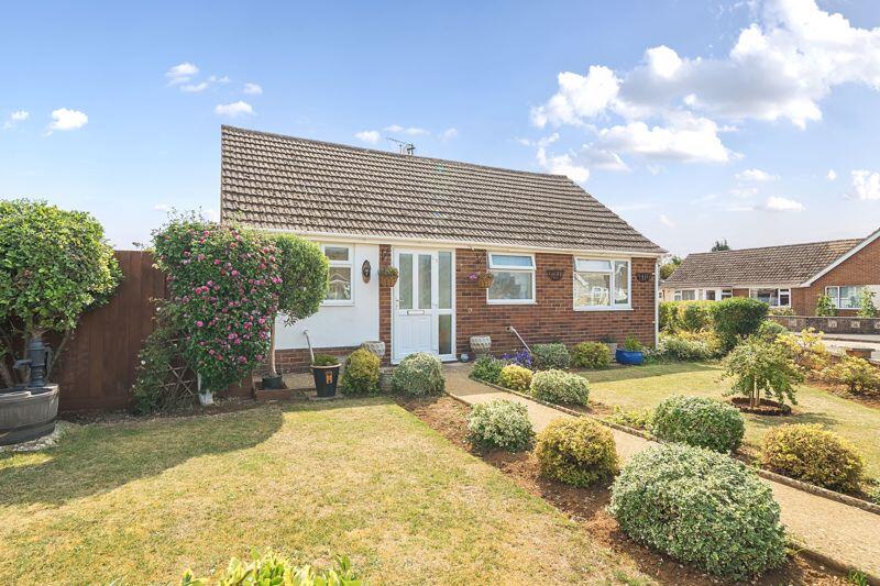 2-bed house on Ashcroft Road, Banbury - NO ONWARD CHAIN, £325,000