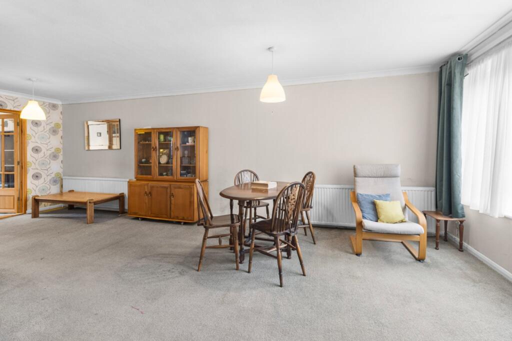 Harcourt Close, Uckfield, East Sussex, TN22 photo 2