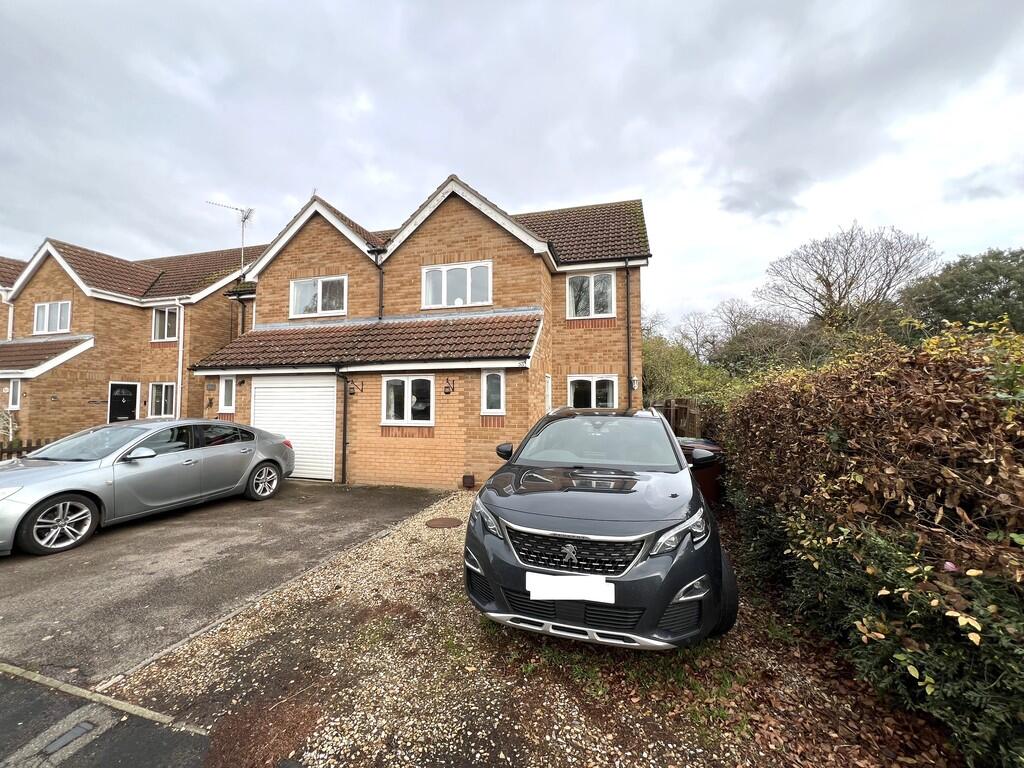 4-bed semi-detached on Curlew Avenue, Chatteris, Cambs., PE16 6PL, £225,000