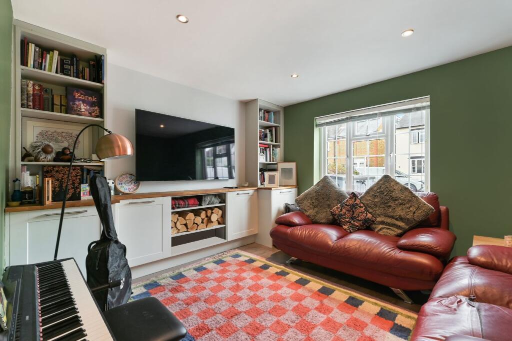 House in Walton-on-Thames, Surrey - View 3