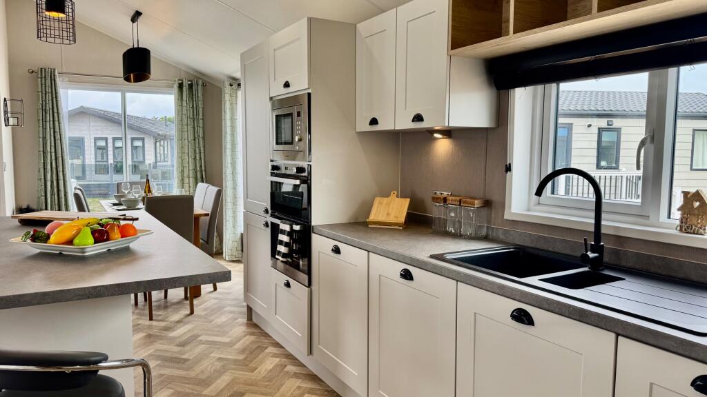 House in Tonbridge - View 2