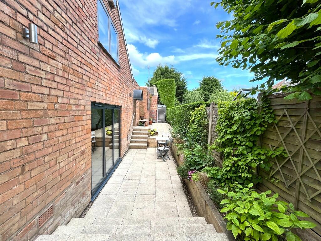 Main image of property: New Road, Birmingham, B45