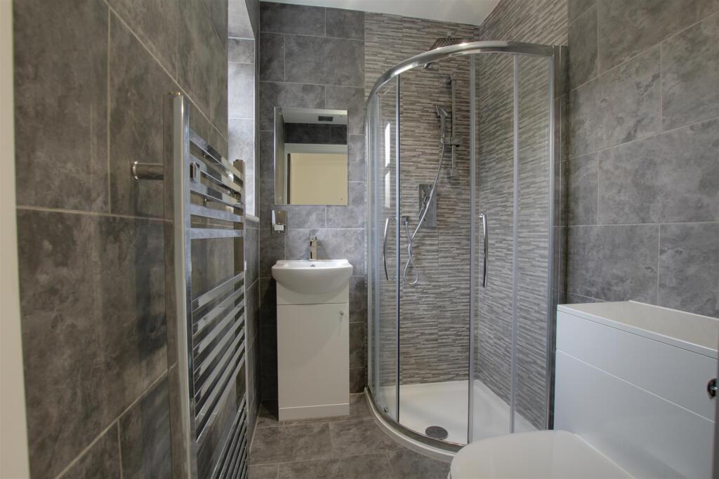 Apartment in London, Woodford Wells - More