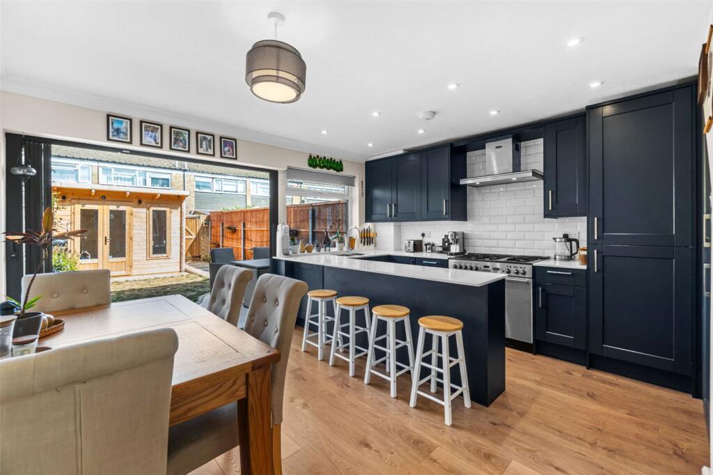 House in Twickenham - View 4