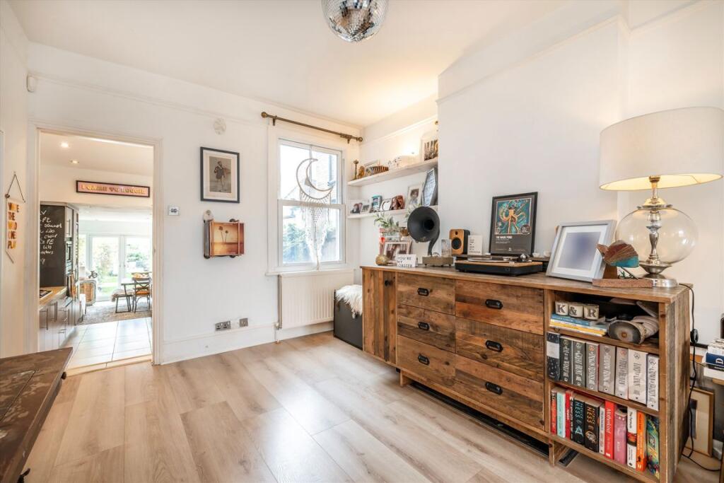 House in London - View 3