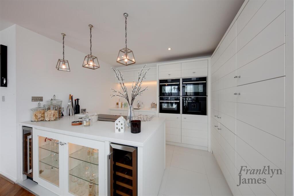 Apartment in London - View 2