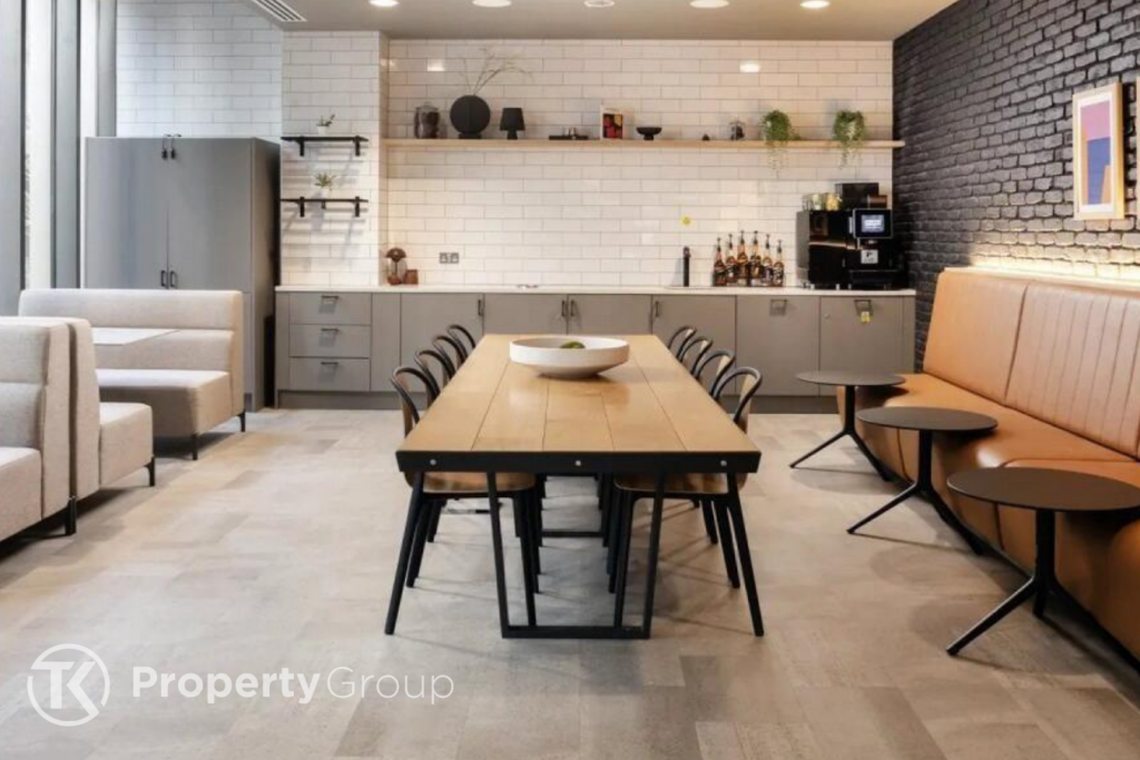 Apartment in Manchester, City Centre - View 5