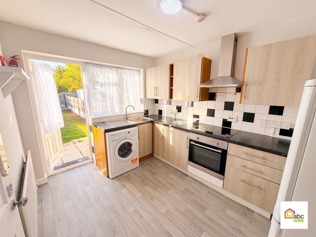 House in London - View 2