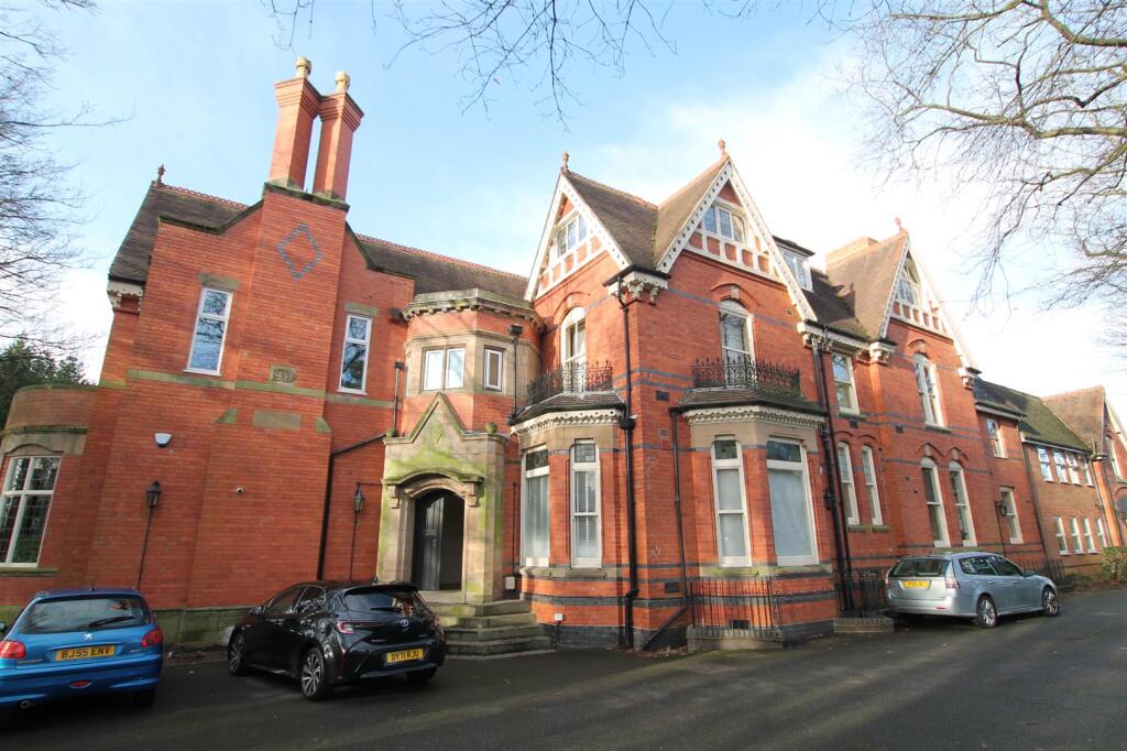 Main image of property: Oakhurst, Sutton Coldfield, West Midlands