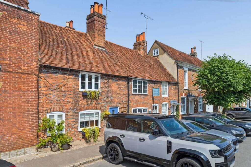 Main image of property: High Street, Amersham, Buckinghamshire, HP7