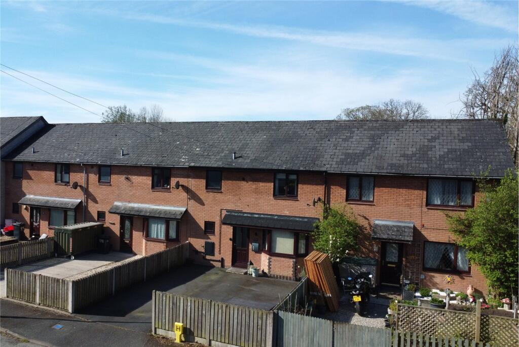 3-bed terraced on Lon Dolafon, Vaynor, Newtown, Powys, SY16, £185,000