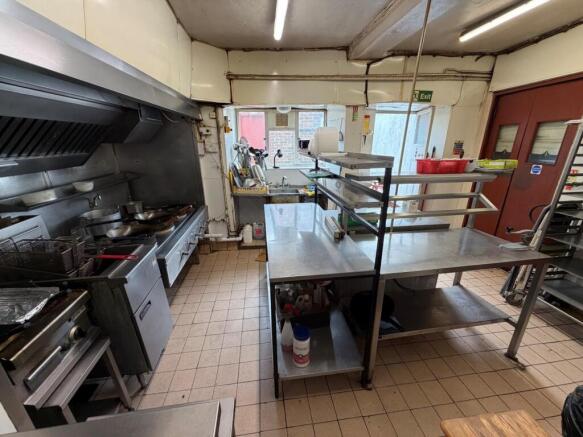20 high street main kitchen.jpg