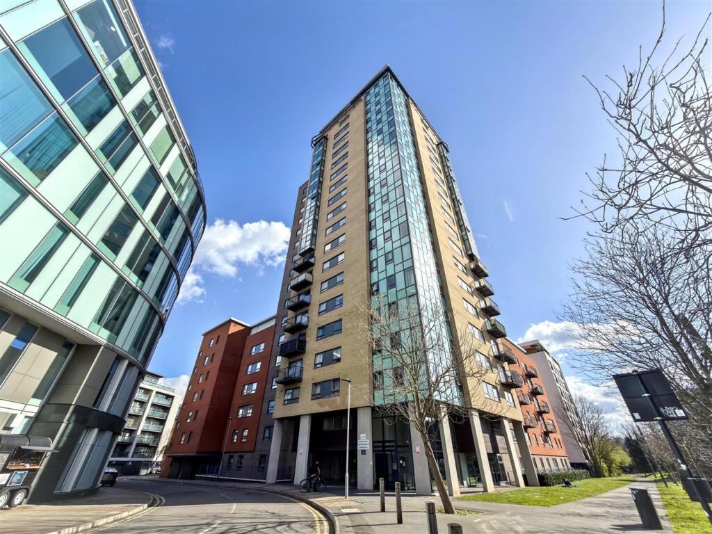 Main image of property: Burford Wharf Apartments, Stratford