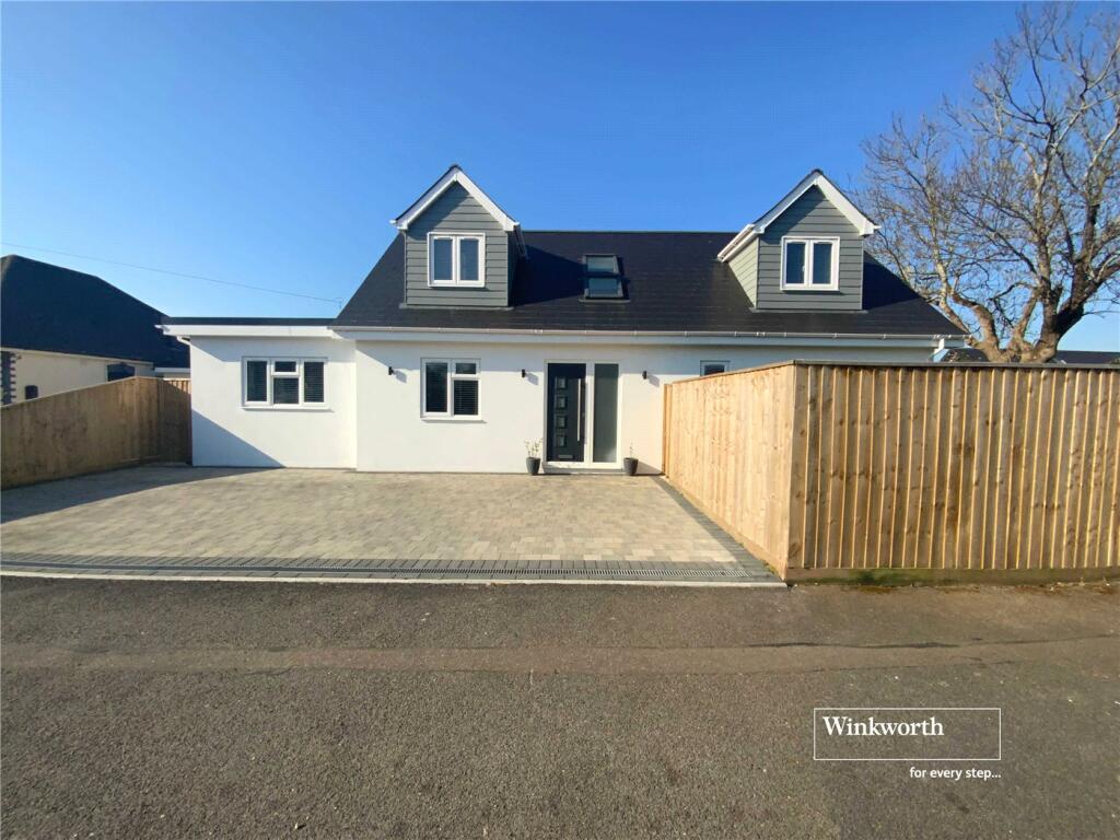 3-bed bungalow on Lingwood Avenue, Mudeford, Christchurch, BH23, £699,950