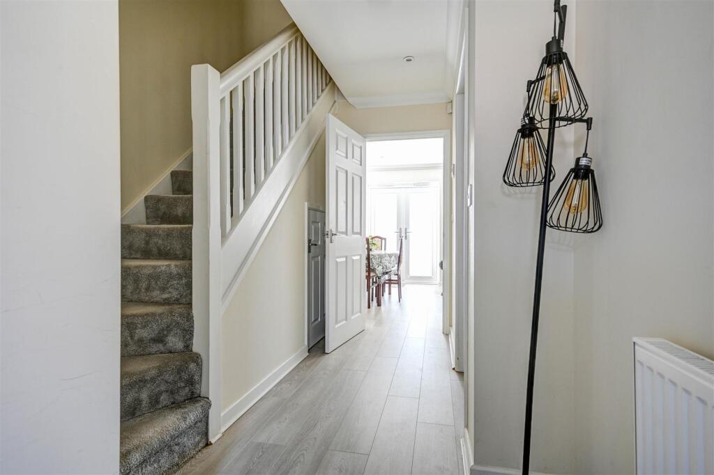 House in Great Yarmouth, Bradwell - More