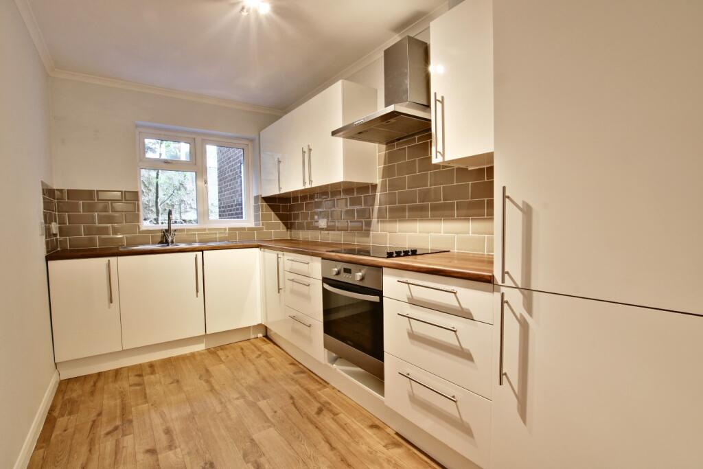 Apartment in Bromley - View 4