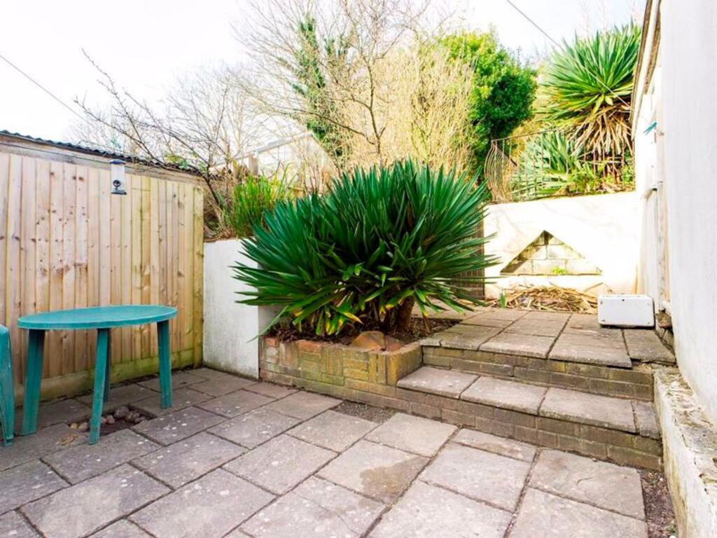 1 bedroom semi-detached house for rent
