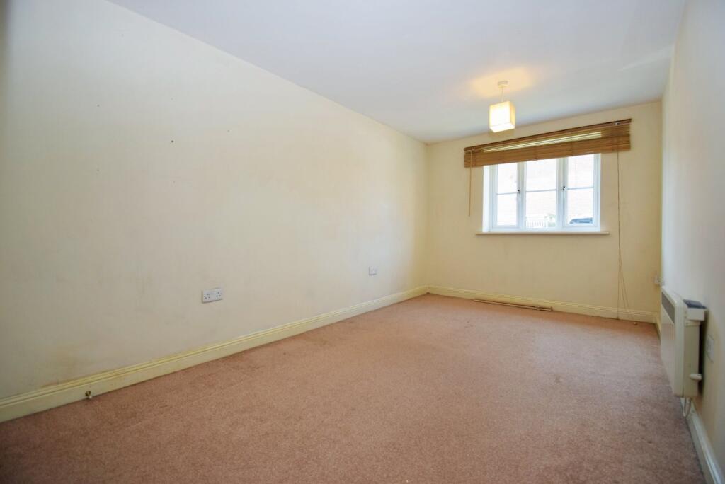 Apartment in Slough, Cippenham - View 4