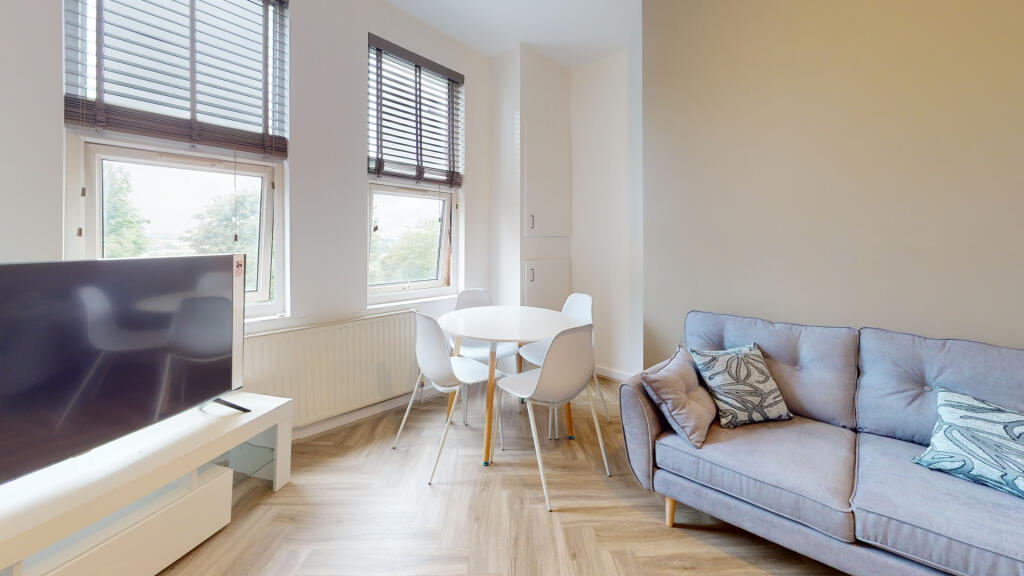 Moorland Avenue, Leeds - View 5
