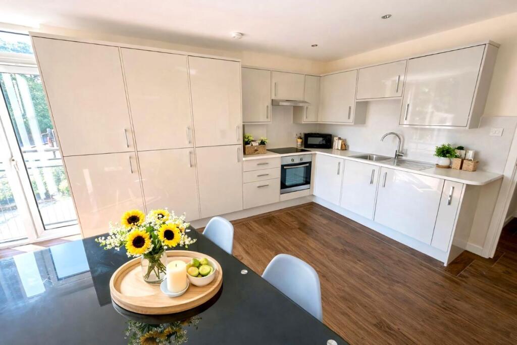 Apartment in Sheffield - View 4