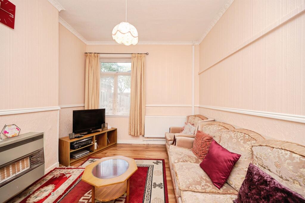 House in Sandwell, West Midlands - View 4