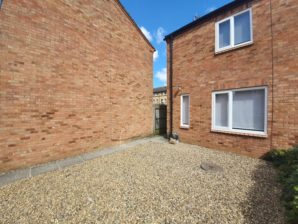 Main image of property: Perran Avenue, Milton Keynes, MK6