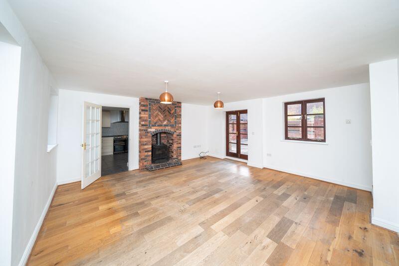 House in South Staffordshire, Kinver - More