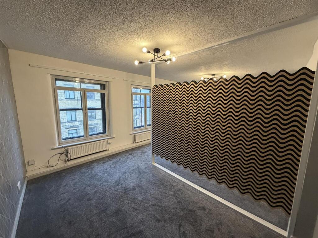 House in Bradford - View 4