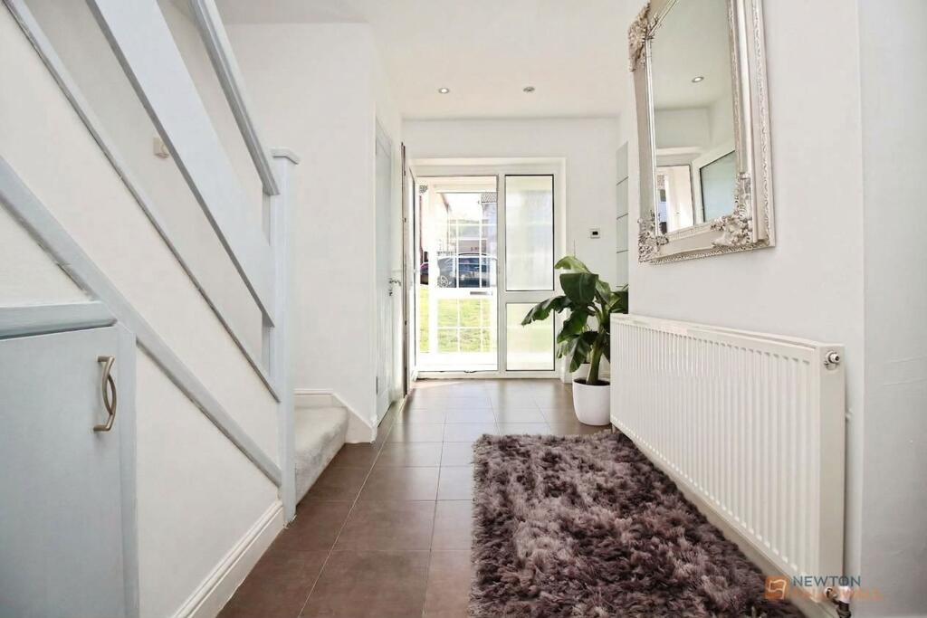 House in Oadby and Wigston, Oadby - More
