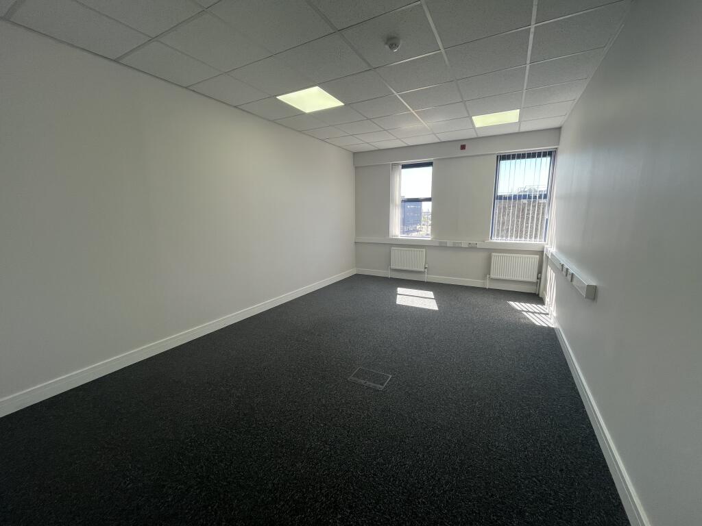 250 sqft office