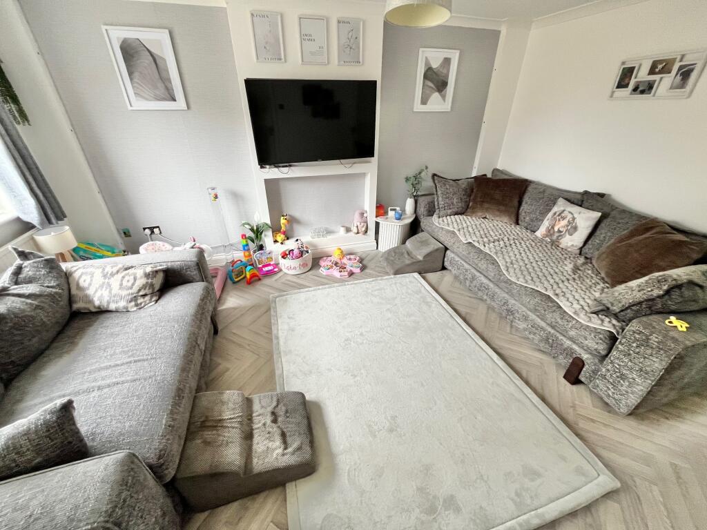 House in Saltash, Cornwall - More